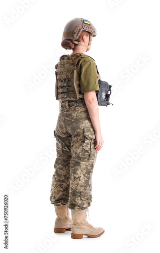 Young female soldier isolat...