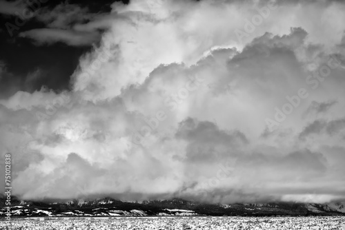 Foto Thunderstorm building over the Tetons; Jackson Hole; Wyoming