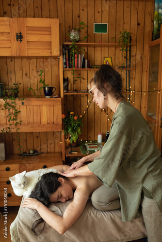 trapezoidal massage photo