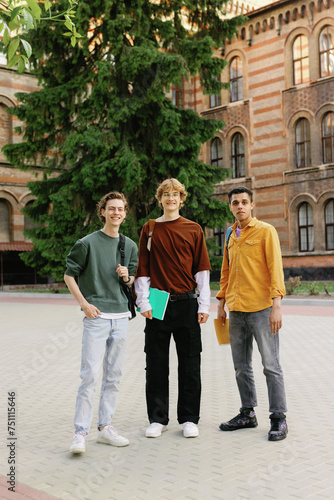 Wallpaper Mural Relaxed undergraduates group motionless. College classmates Torontodigital.ca