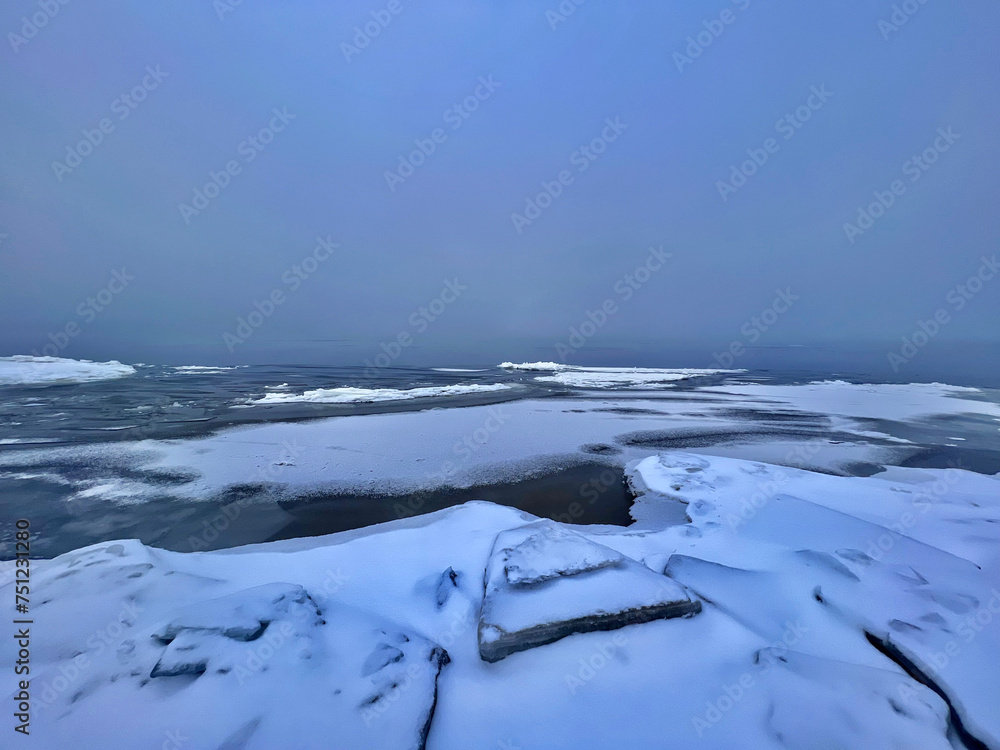Obraz premium ice on the river