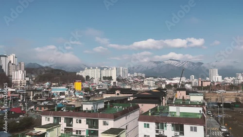 View the cityscape of Seoul, where past and present coexist, from the train.