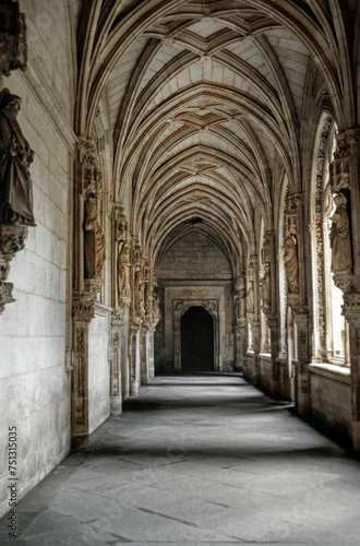 Toledo Monastery of San Juan de los Reyes in the eighties. Hallway and arches.