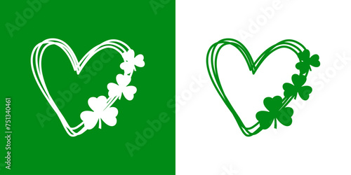 Día de San Patricio. Silueta de treboles con corazón lineal para su uso en felicitaciones y tarjetas	