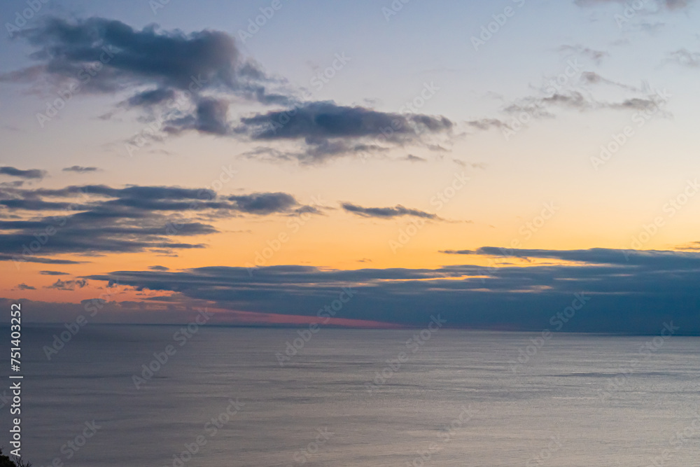 日の出の地球岬