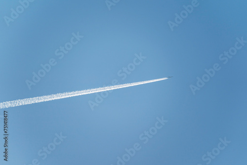 飛行機雲 © KEN'S PHOTO