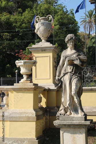 Villa Nobel Sanremo statue