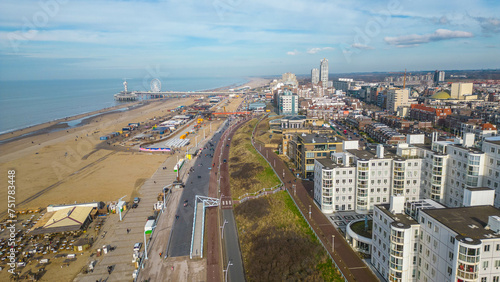 Quadro em tela A mesmerizing aerial view from The Pier SkyView, captured by a drone, offers a u