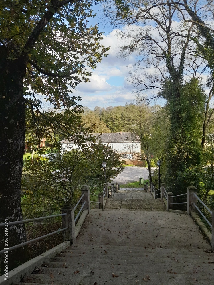 Obraz premium Escaleras de la iglesia de A Ponte de Outeiro, Galicia