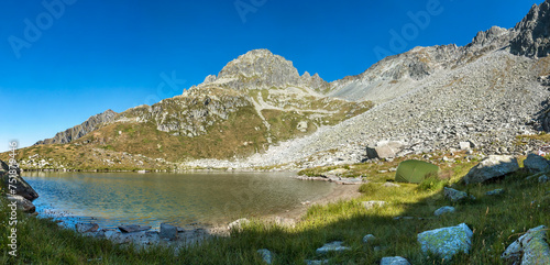 Fototapeta Naklejka Na Ścianę i Meble -  Bivouac aux Lacs de Montartier en été en Savoie , Massif de la Lauzière, Alpes , France