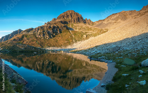 Lacs de Montartier en été en Savoie , Coucher de soleil , Massif de la Lauzière, Alpes , France