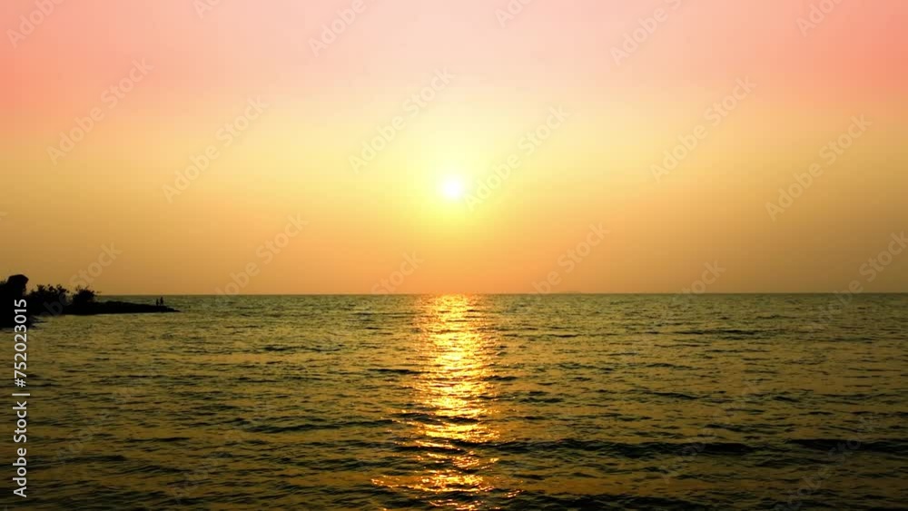 Sea view for summer vacation concept Nature of the summer beach and sea with soft sunlight. hitting the sand The sea sparkles against the sunset sky.
Sea view for summer vacation concept Nature of the summer beach and sea with soft sunlight. hitting the sand The sea sparkles against the sunset sky.