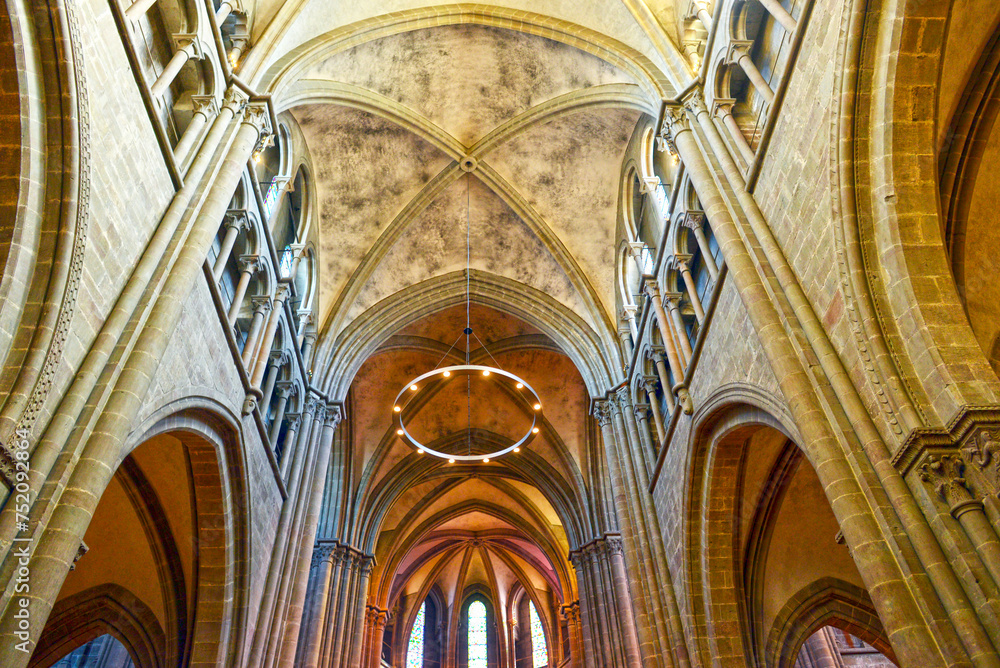 Innenansicht der Kathedrale St. Peter (Genf)