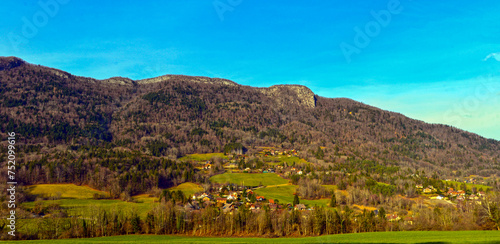 Die Bornet-Alpen bei bei Dingy-Saint-Clair im D  partement Haute-Savoie in Frankreich