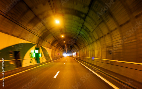 Tunnel du Mont Sion auf der A41 bei Richtung Genf (Frankreich)