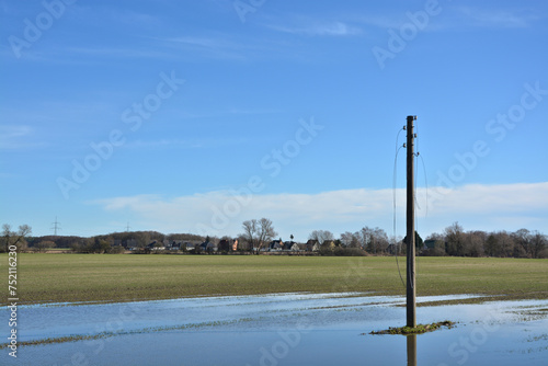 Landschaft mit Strommast