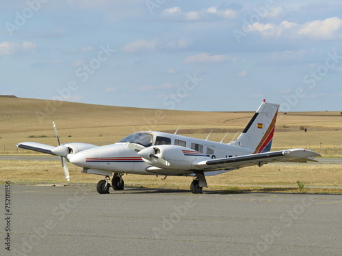 twin-engine plane Fuentemilanos Segovia air sport