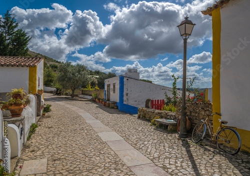 Wallpaper Mural Parmi les maisons colorées du village saloio de Mata Pequena, Mafra, Portugal Torontodigital.ca