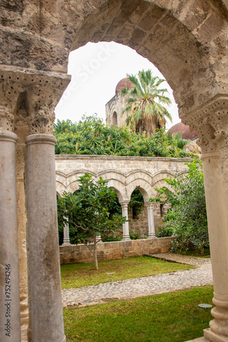 Obraz na płótnie San Giovanni degli eremiti church in Palermo w salonie