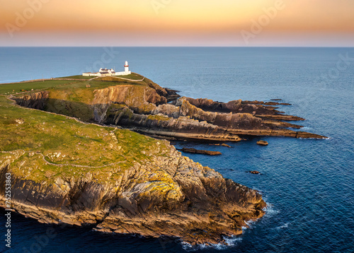 Obraz na płótnie Sunset scene at Galley Head Lighthouse in County Cork Ireland w salonie