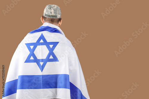 Male Jewish soldier with fl...