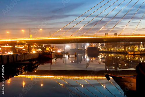 Progetto illuminotecnico di un ponte contemporaneo  photo