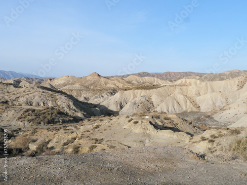 Felsen und Sandlandschaft in der Wüste Tabernas in Spanien