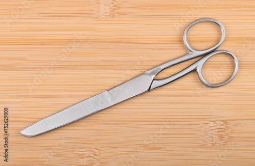 Universal steel scissors
