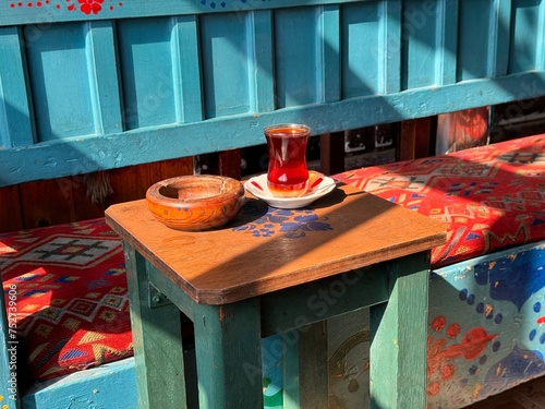 Fotografie photo of traditional cafe in erbil city