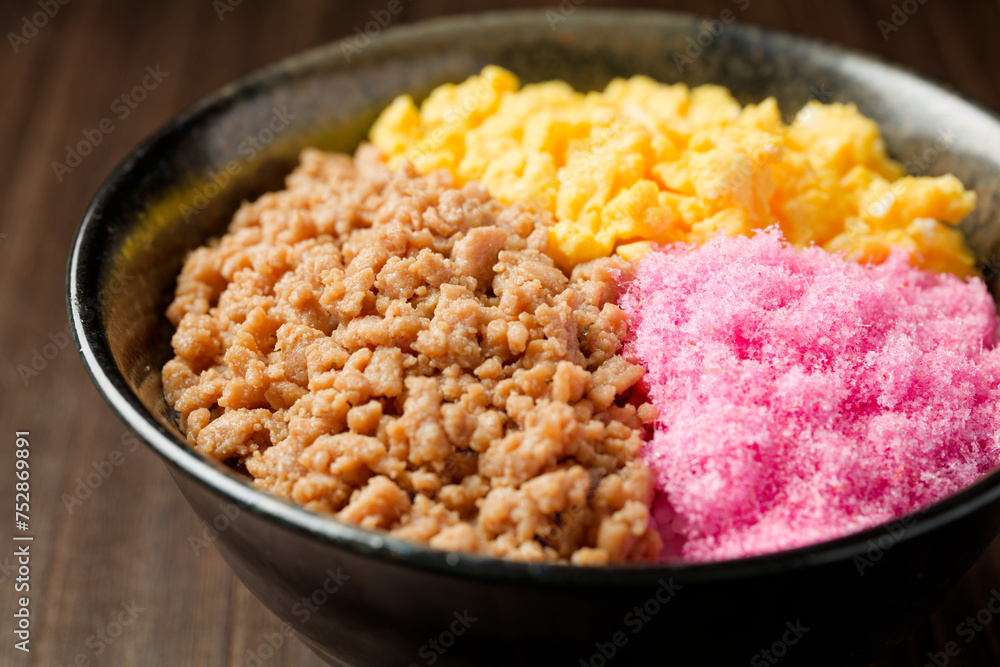 三色丼 三色丼