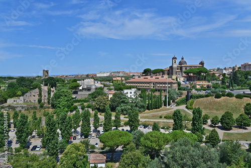Viterbo - panorama dalla terrazza del palazzo dei Papi con Chiesa della santissima Trinità - Tuscia Lazio