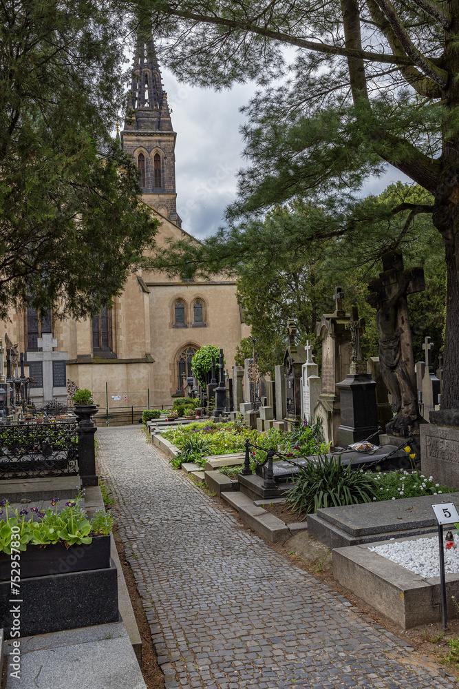Obraz premium church with cemetery in Praque