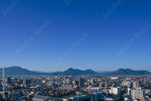 丸亀城跡から見た丸亀平野西南の風景 © eddiemgg
