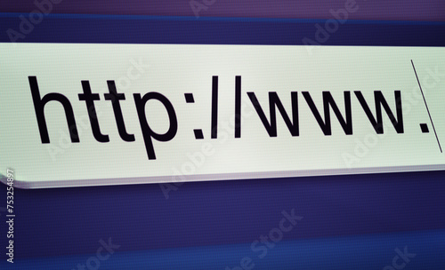 Foto Browser, website and url of search bar on computer screen for information, worldwide surfing or server