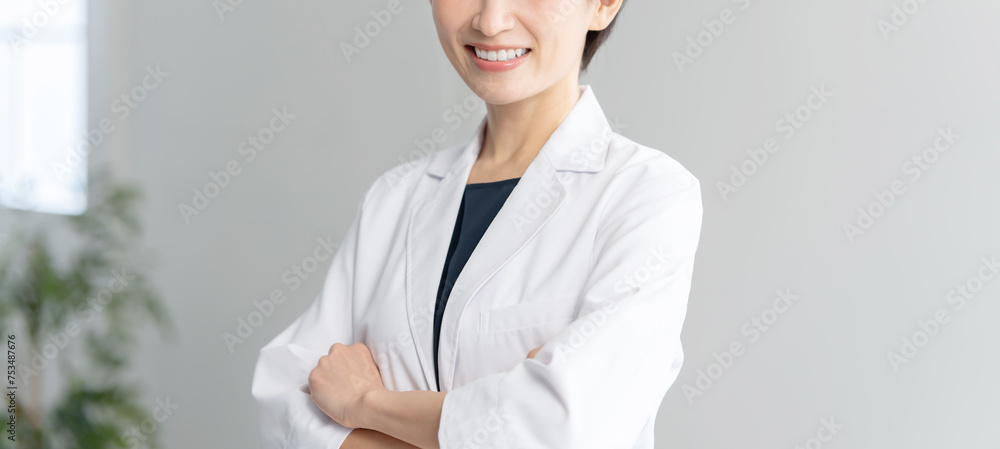 医師・女性 医師・女性