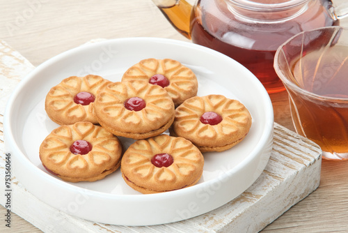 Wallpaper Mural Sandwich cookies with strawberry cream
 Torontodigital.ca