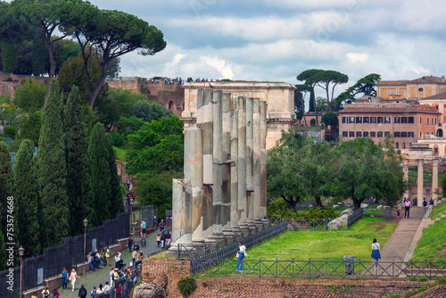 I fori Imperiali, l'arco di Costantino e il Palatino visto dal Colosseo. photo