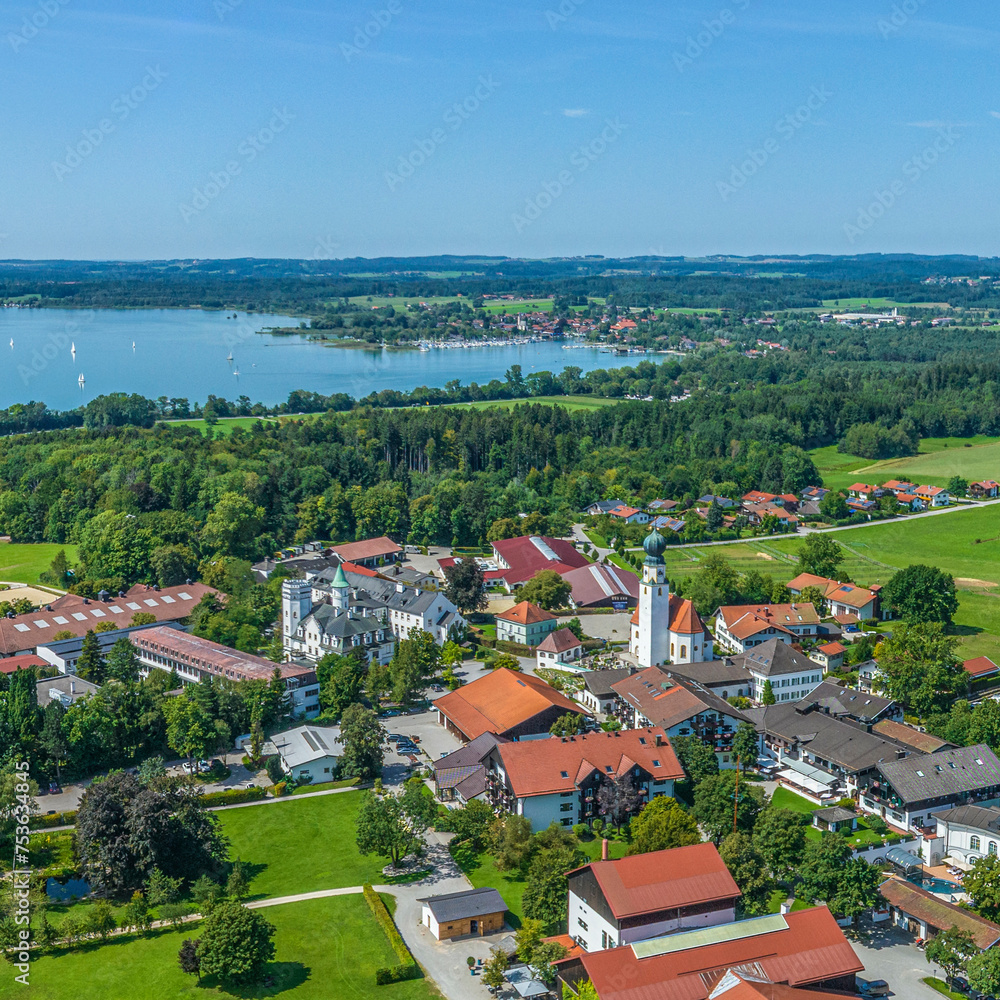 Herrlicher Sommertag rund um Gut Ising bei Seebruck am nordöstlichen Chiemsee