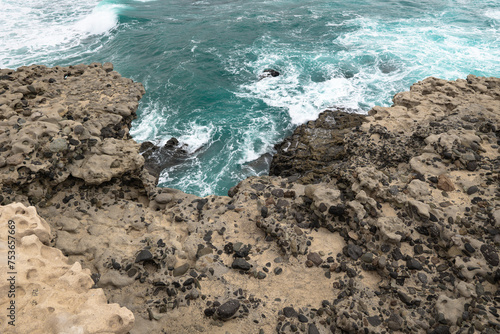 Fale na oceanie Atlantyckim, Wyspy Kanaryjskie, Fuerteventura, El Cotillo © Michał