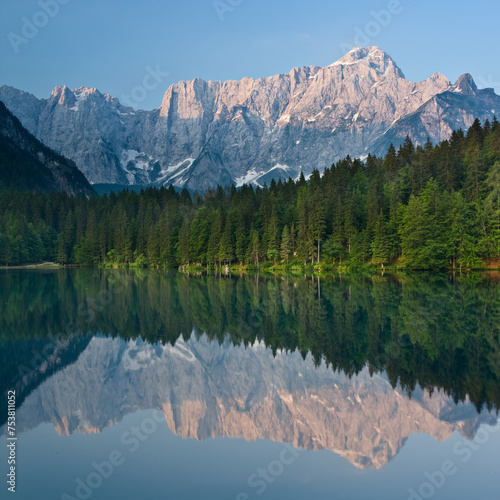 Italien, Julische Alpen, See, Laghi di Fusine, Mangart, Wald