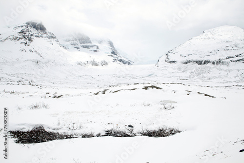 Views surounding the icefield parkway - Columbia icefield - Athabasca glacier - Alberta - Canada