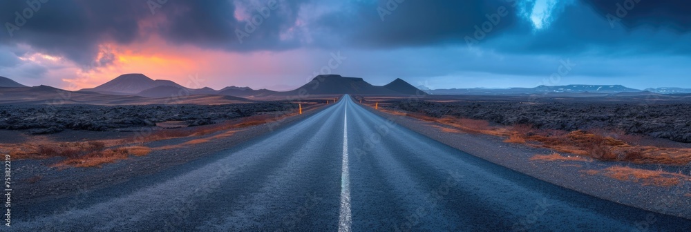 Obraz premium Road Through Volcanic Fields