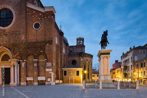Italien, Venetien, Venedig, Castello, Santi Giovanni e Paolo, Statue Bartolomeo Colleoni photo