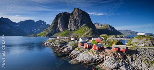 Norwegen, Nordland, Lofoten, Moskenesoya, Reine, Reinefjorden, Hamnoya photo