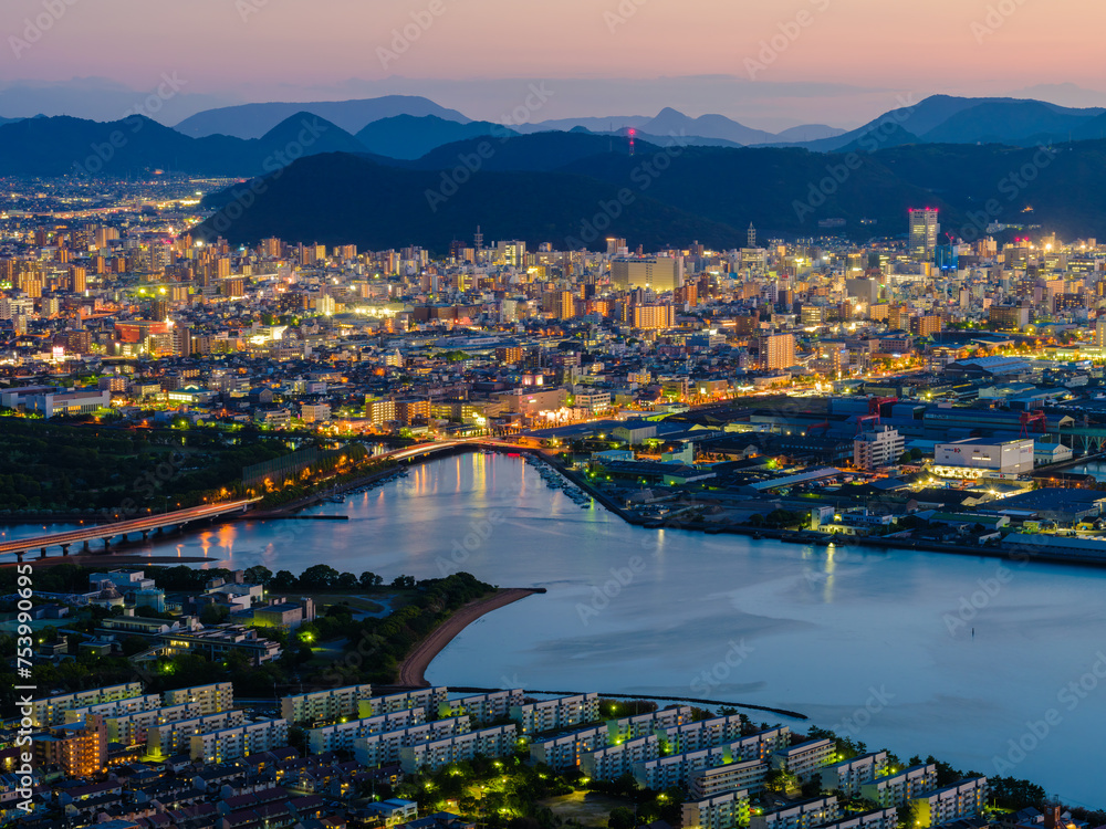 Fototapeta premium 屋島の頂上からみる高松市の風景 夜景 香川県 