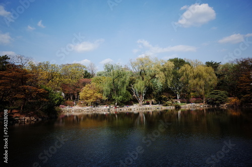 Changgyeonggung Palace in Spring, Spring in Seoul, traditional places in Seoul
