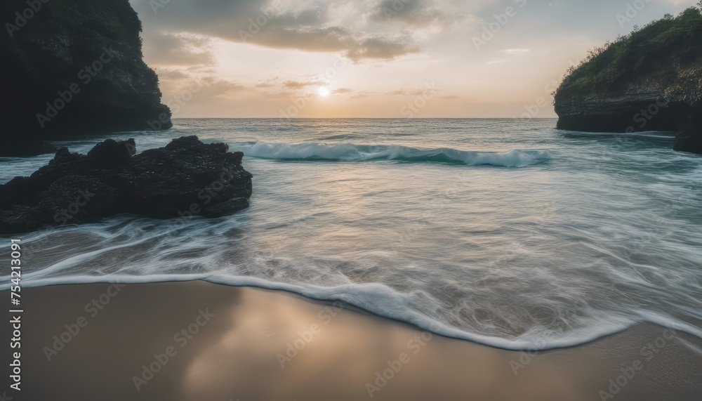 Obraz premium Beautiful diamond beach in penida island, bali, indonesia