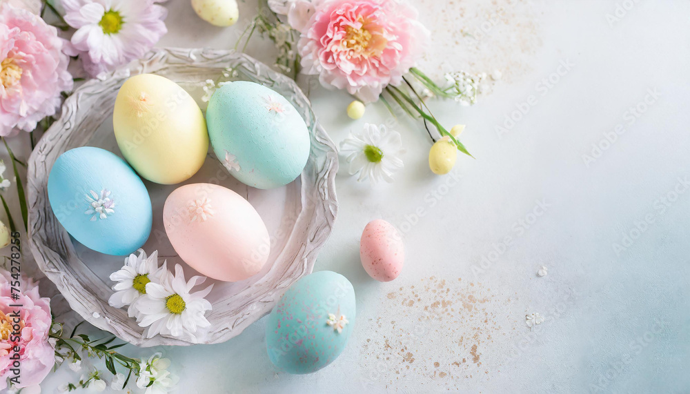 Cadre de Pâques avec œufs de Pâques colorés avec différents ornements et décorations de fleurs printanières Cadre de Pâques avec œufs de Pâques colorés avec différents ornements et décorations de fleurs printanières