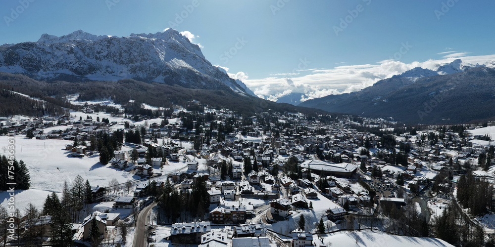 Cortina d’Ampezzo - Panorama mit Pelmo, Sorapis, Antelao -  Dolomiten, Südtirol, Italien