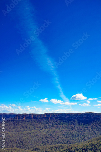 ブルーマウンテン上空にできた細長い雲